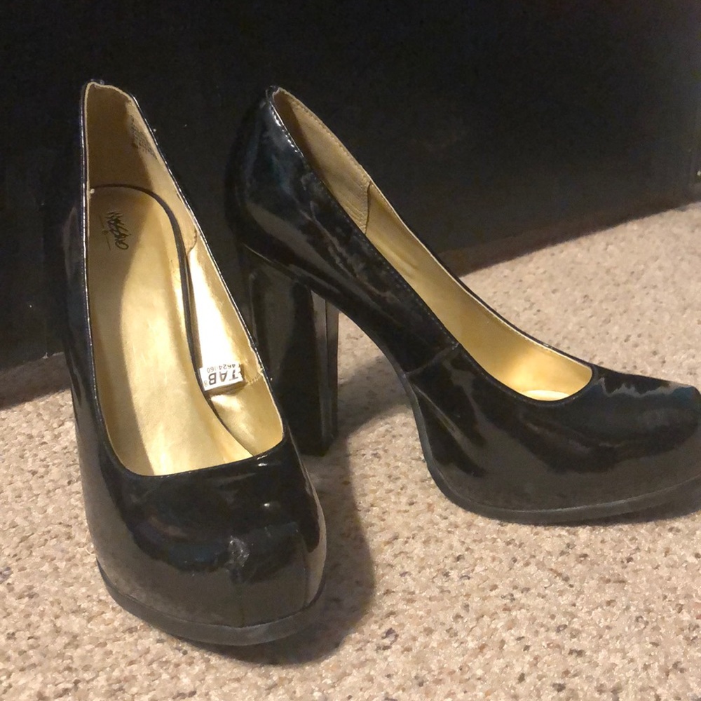 Massimo Block Heel Pump High Heels Black Patent